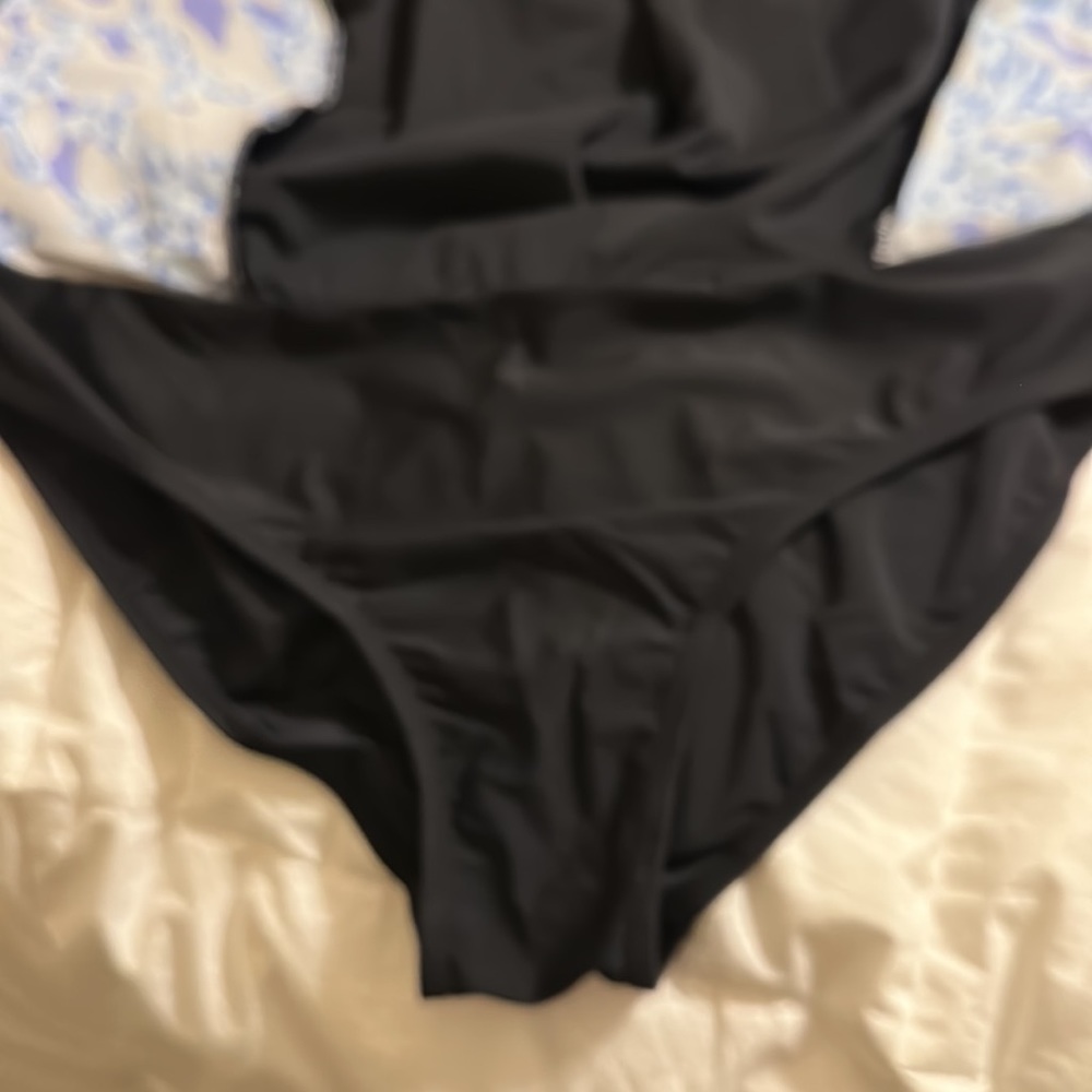 Swimsuit 🩱 - Picture 8 of 12